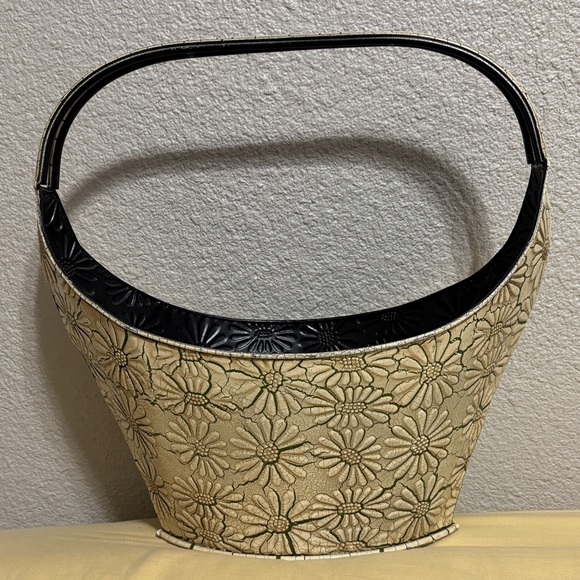 Other - Elegant Daisy Metal Embossed Tan & Black Metal decorative piece